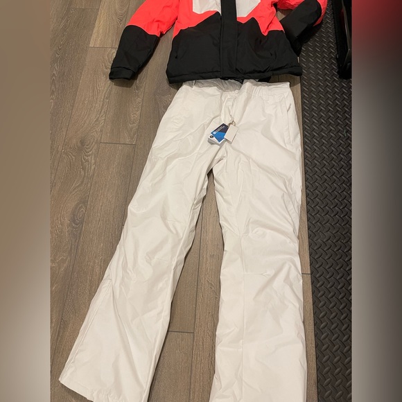 Women’s ski suit - Picture 3 of 7